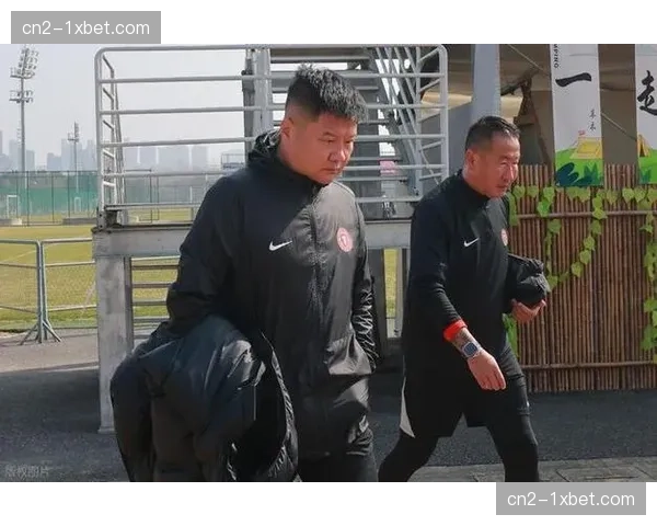 辽宁铁人李浩然补时绝平青岛西海岸 十人作战顽强抢分